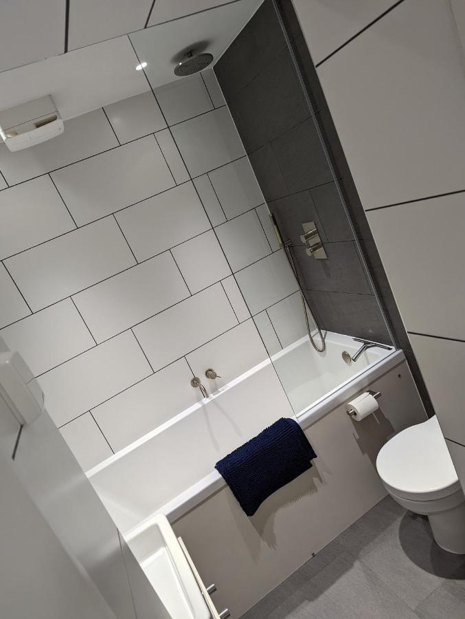 Basement Apartment In Central 巴斯 外观 照片
