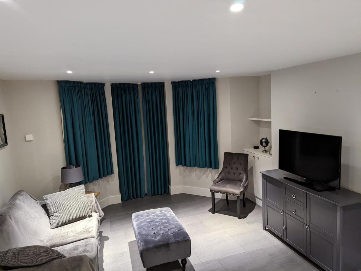Basement Apartment In Central 巴斯 外观 照片