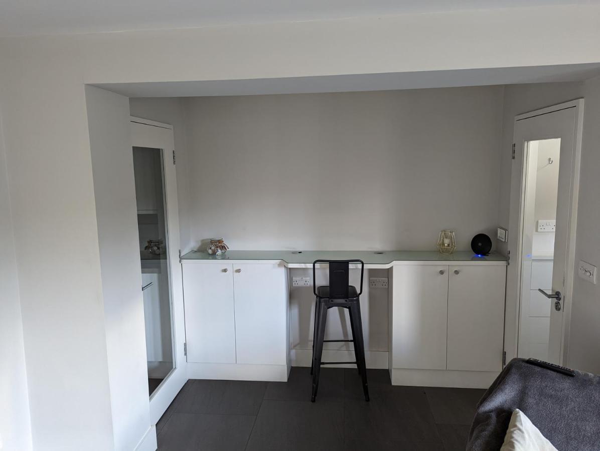 Basement Apartment In Central 巴斯 外观 照片