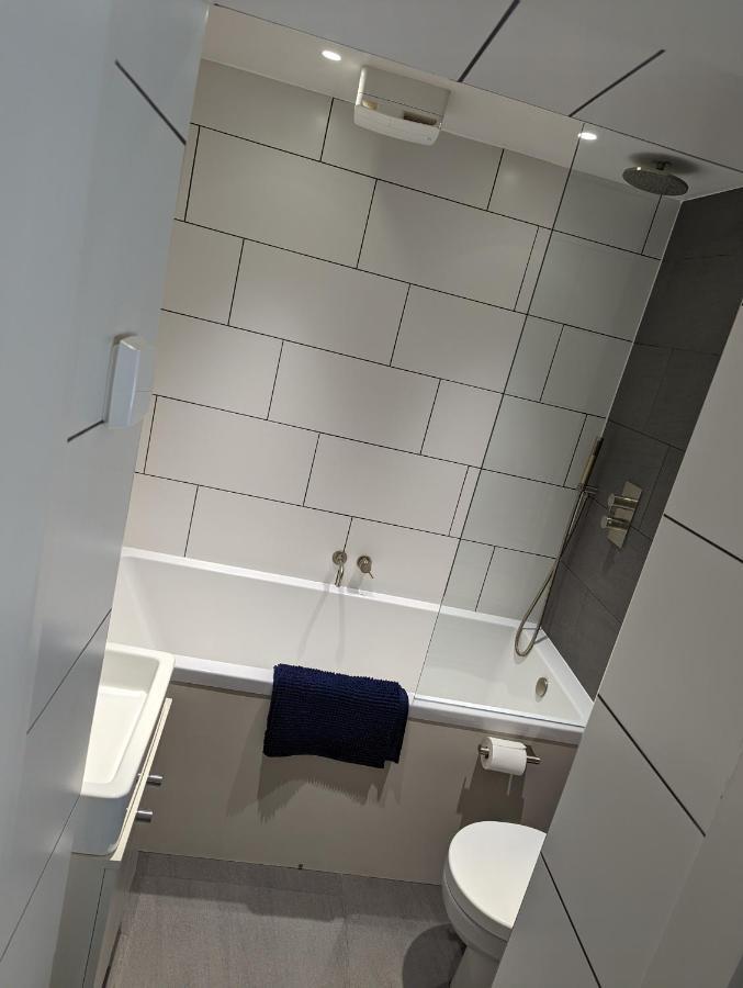 Basement Apartment In Central 巴斯 外观 照片